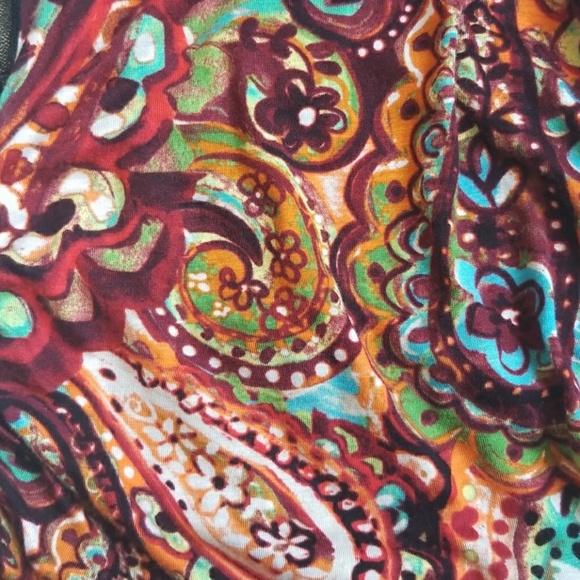 🔥 All $10 items 2/$15! // Lace Back Tank - Picture 2 of 4